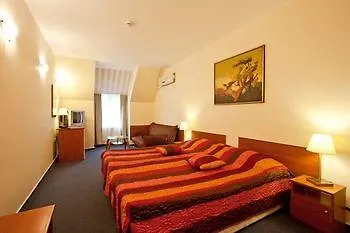 Hotel Cheap *